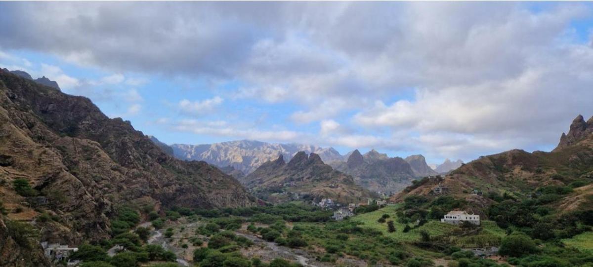 Ribeira Grande Casa Familiar Por Do Sol Bed & Breakfast エクステリア 写真